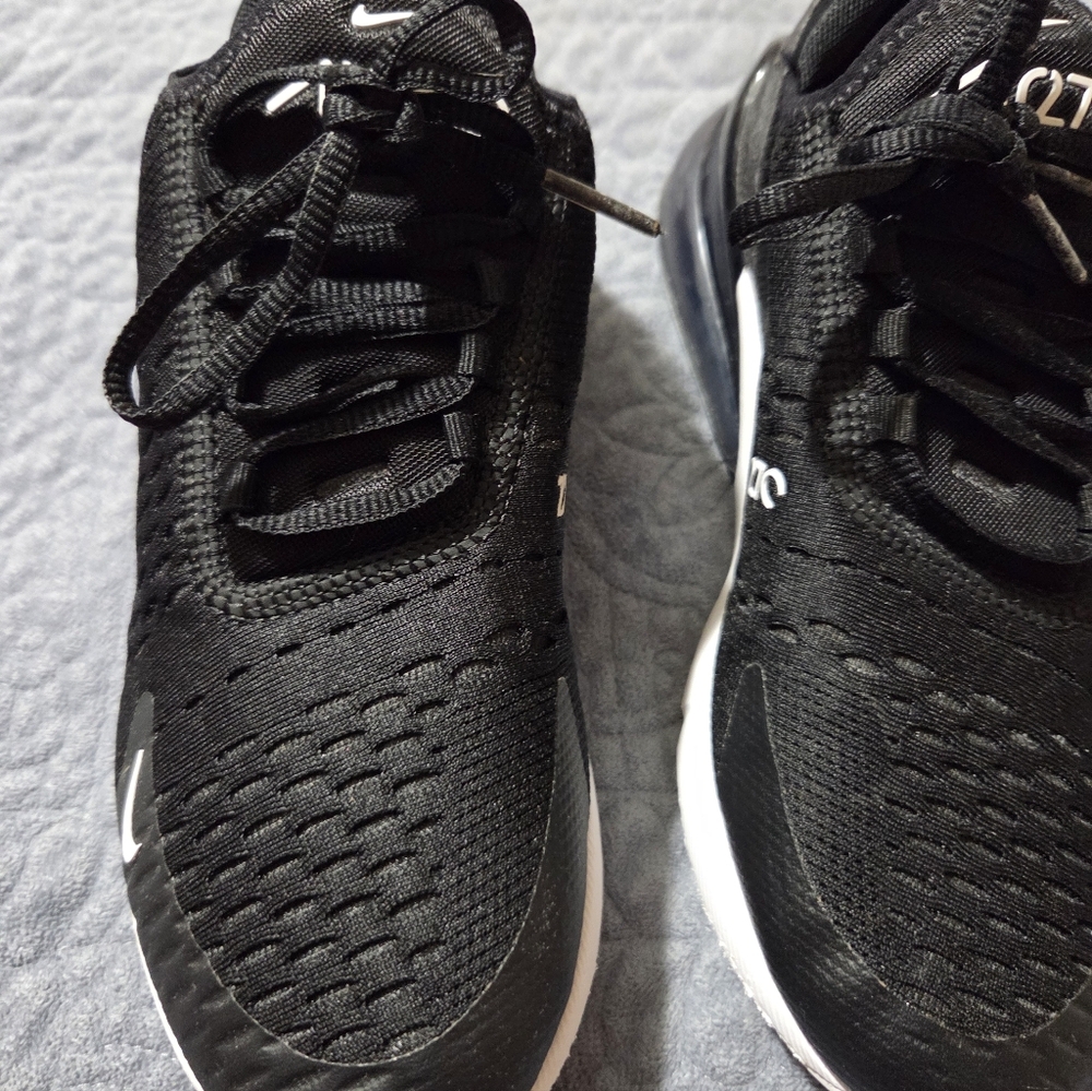 NikeAir Womens Size 7 Black and White Mesh Sneakers,New,So Stylish and Comfy!!